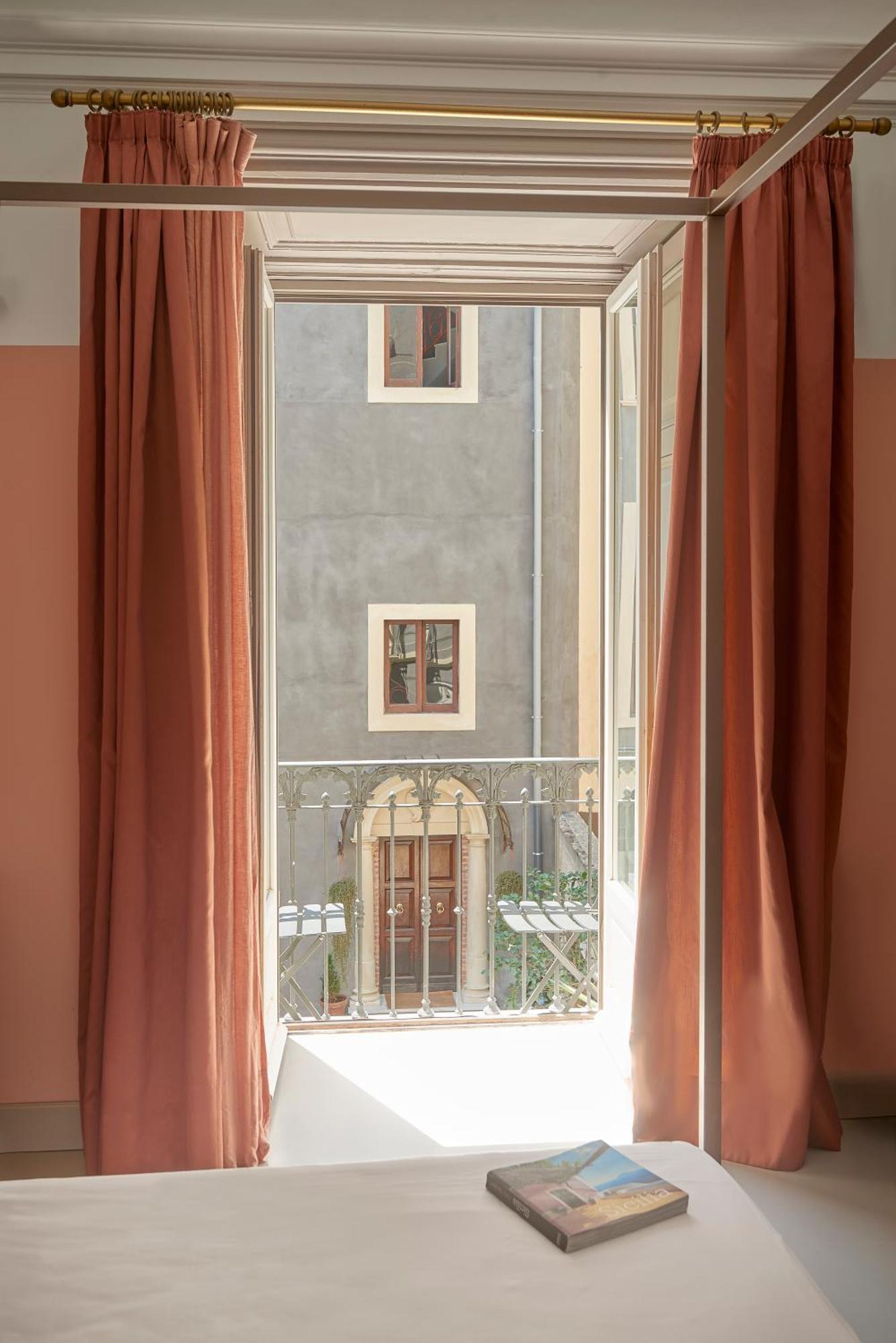 Palazzo Scammacca Apartment Catania Bagian luar foto